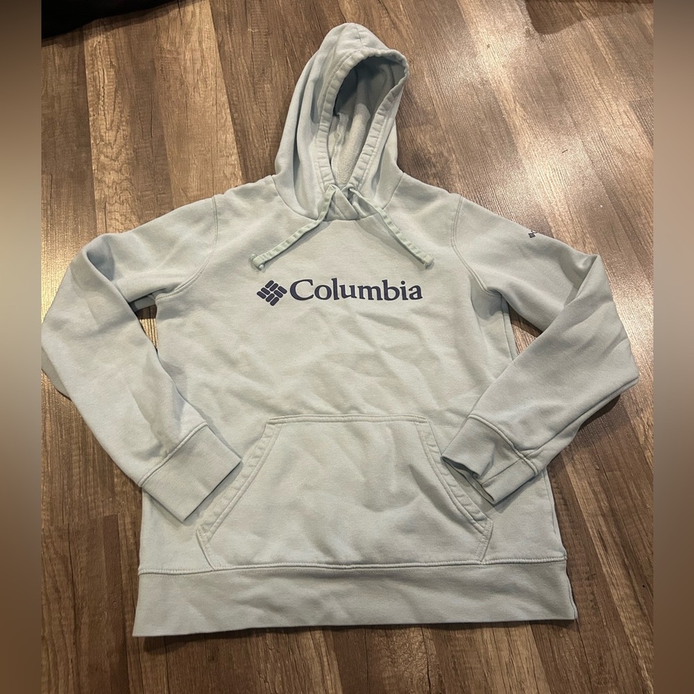 * 🤑💰🤑 3/$10.00 budle item 🤑💰🤑 Women’s Columbia Pullover Sweatshirt